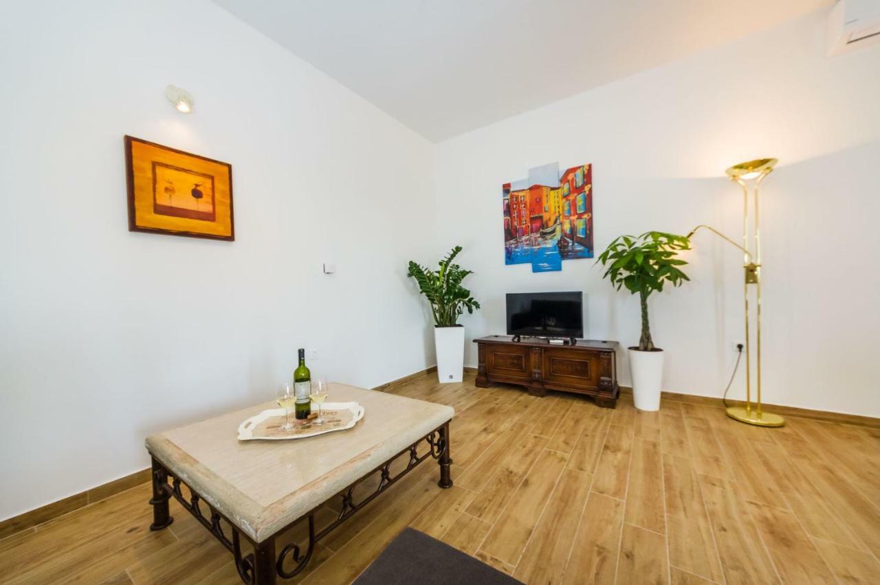 Apartment Alex Zadar Exteriör bild